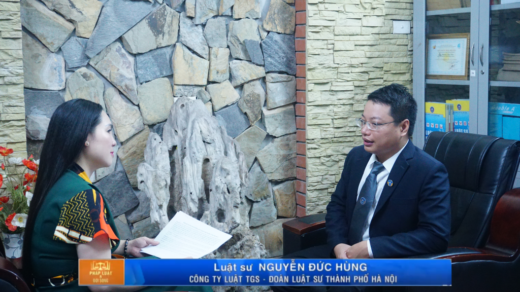 Luật sư Nguyễn Đức Hùng trả lời phỏng vấn đài truyền hình Hà Nội